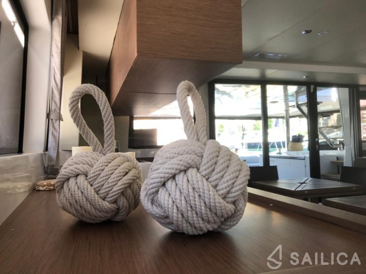 Lagoon 620 - Yacht Charter Sailica