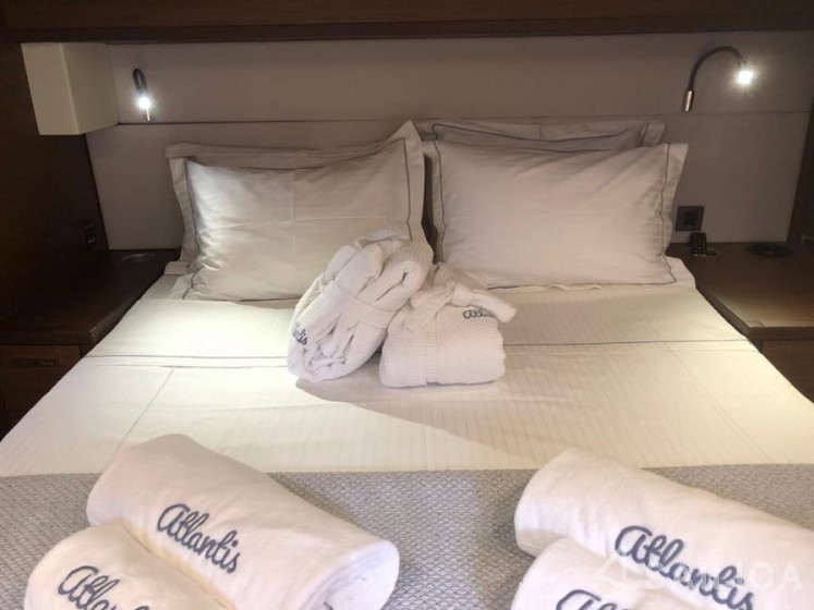 Lagoon 620 - Yacht Charter Sailica