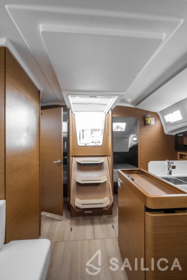 Sun Odyssey 410 - Yacht Charter Sailica