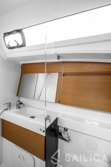 Sun Odyssey 410 - Yacht Charter Sailica