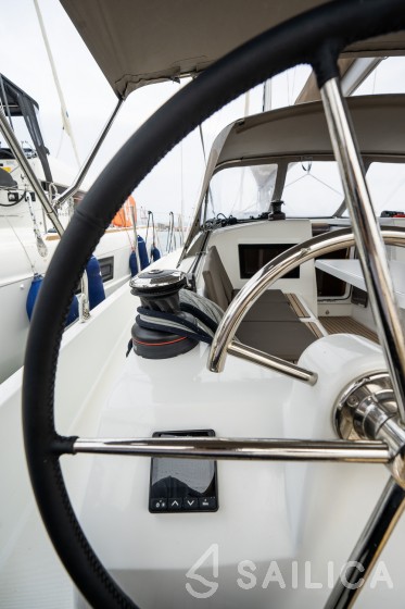Sun Odyssey 410 - Yacht Charter Sailica