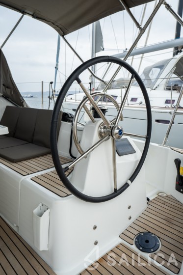 Sun Odyssey 410 - Yacht Charter Sailica
