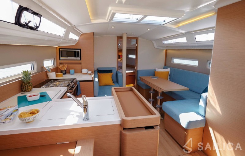 Sun Odyssey 410 - Yacht Charter Sailica