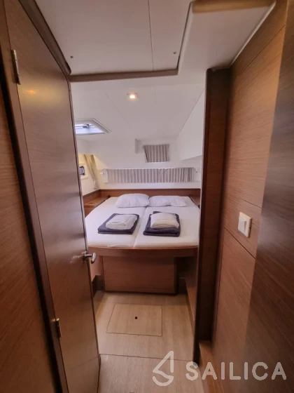Lagoon 42 - Yacht Charter Sailica