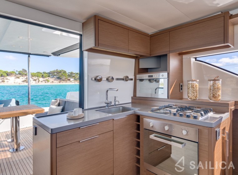 Lagoon 50 - Yacht Charter Sailica