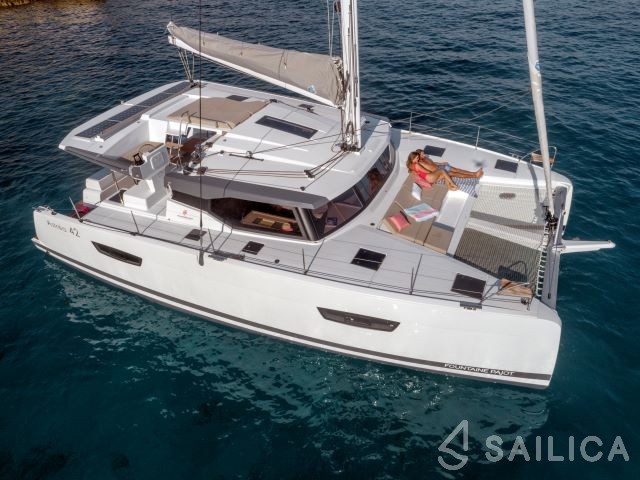 Astréa 42 - Yacht Charter Sailica