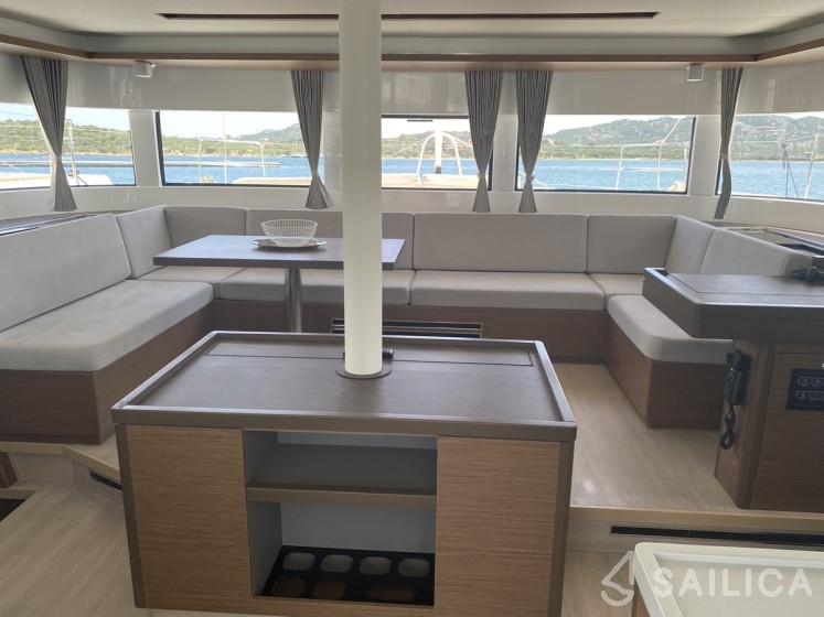 Lagoon 50 - Yacht Charter Sailica