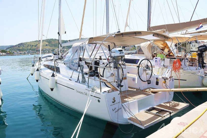 Oceanis 34.1 - Yacht Charter Sailica