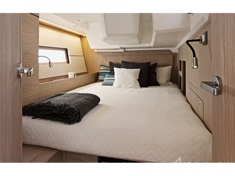 Oceanis 46.1 - Yacht Charter Sailica