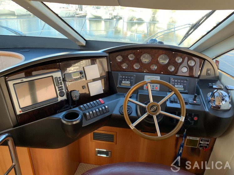 Manhattan 50 - Yacht Charter Sailica