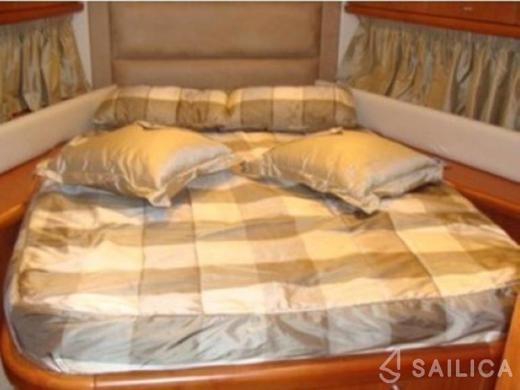 Manhattan 50 - Yacht Charter Sailica