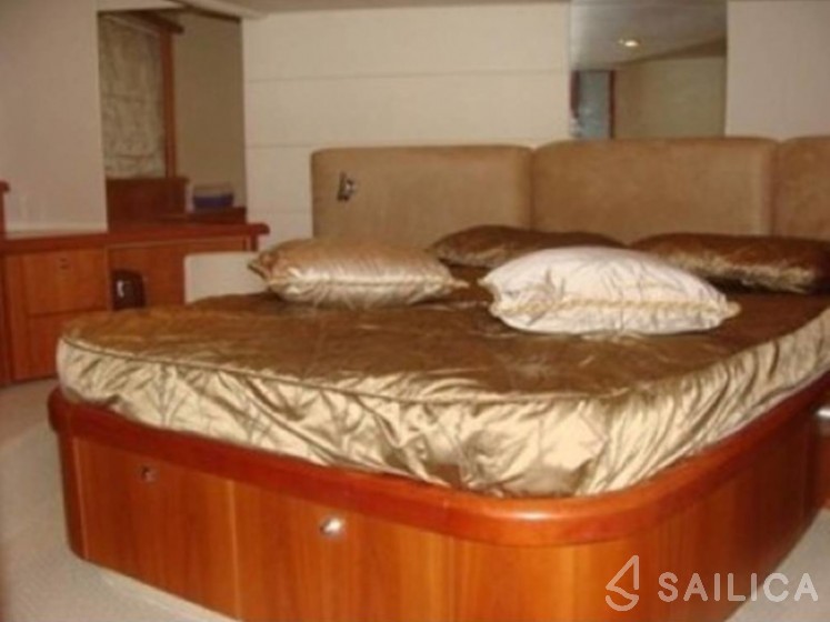 Manhattan 50 - Yacht Charter Sailica