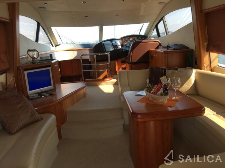 Manhattan 50 - Yacht Charter Sailica