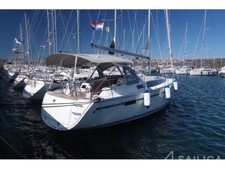 Bavaria Cruiser 34 - Yacht Charter Sailica