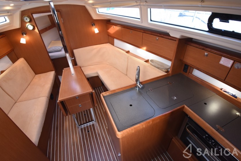 Bavaria Cruiser 34 - Yacht Charter Sailica