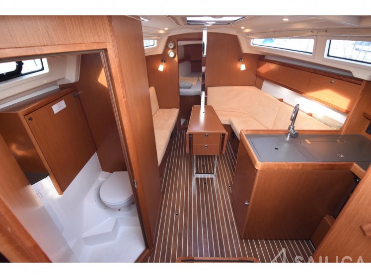 Bavaria Cruiser 34 - Yacht Charter Sailica