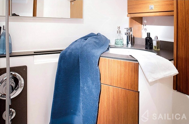 Bavaria Cruiser 34 - Yacht Charter Sailica