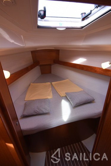 Bavaria Cruiser 34 - Yacht Charter Sailica