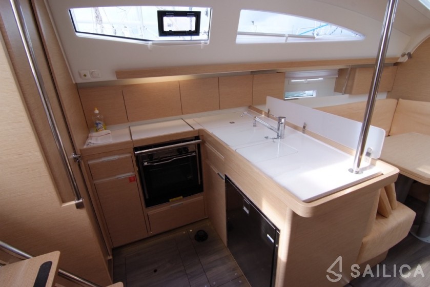 Elan 40 Impression - Yacht Charter Sailica