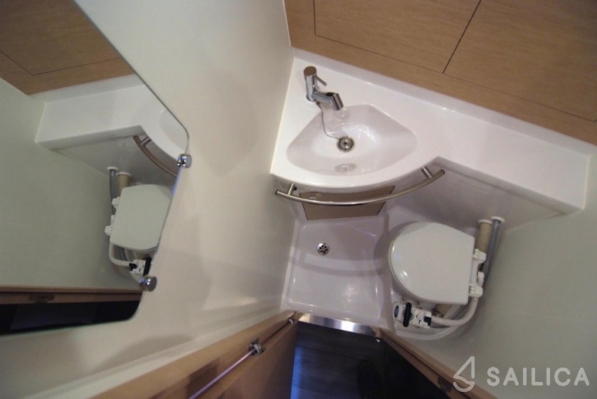 Elan 40 Impression - Yacht Charter Sailica