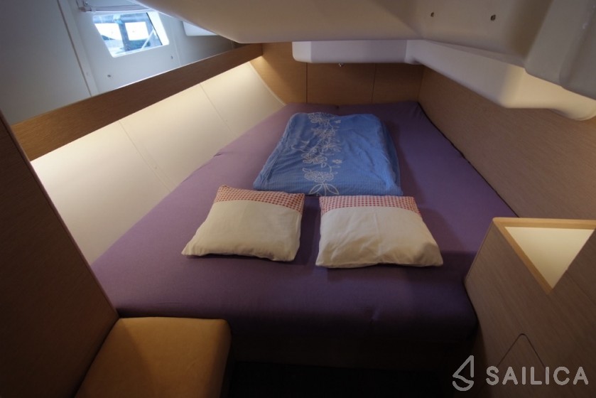 Elan 40 Impression - Yacht Charter Sailica