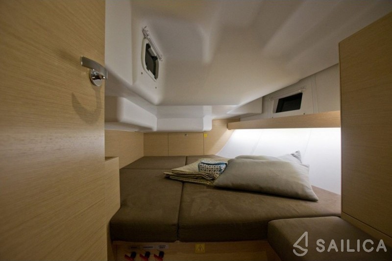 Elan 40 Impression - Yacht Charter Sailica