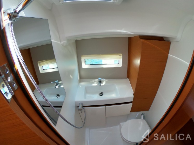 Sun Odyssey 490 - Yacht Charter Sailica