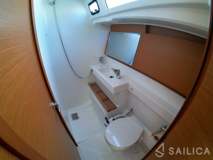 Sun Odyssey 490 - Yacht Charter Sailica