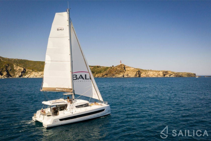 Bali 4.2 - Yacht Charter Sailica