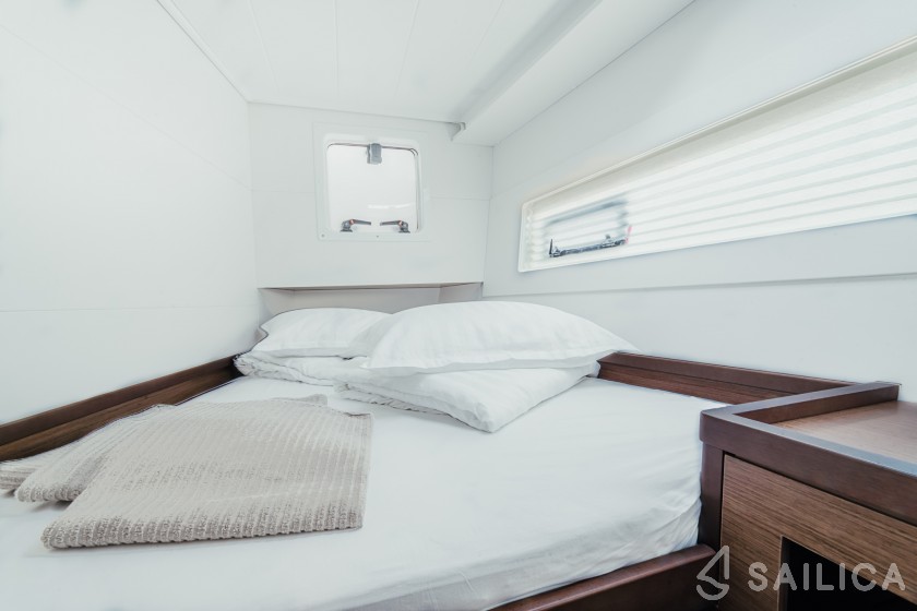 Lagoon 40 - Yacht Charter Sailica