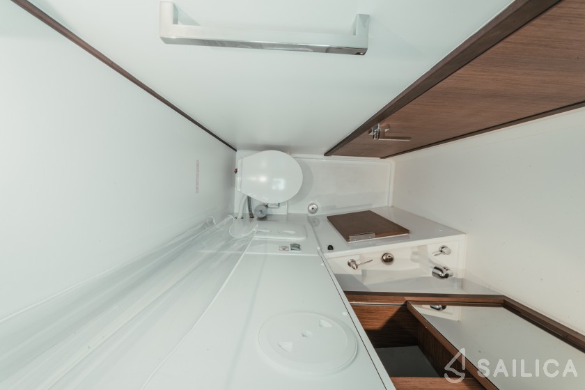 Lagoon 40 - Yacht Charter Sailica