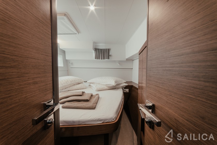 Lagoon 40 - Yacht Charter Sailica