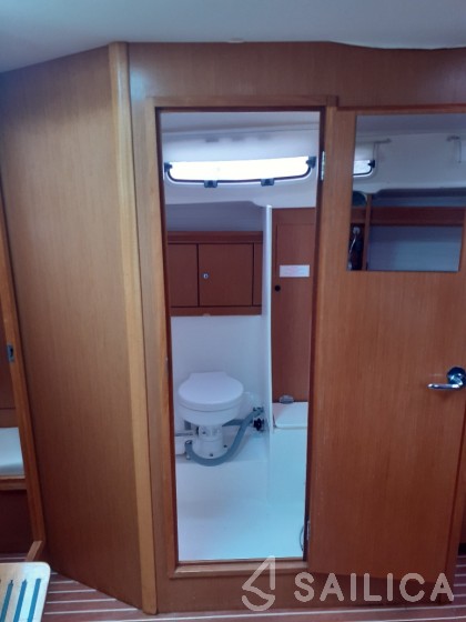 Bavaria 43 Cruiser - Yacht Charter Sailica
