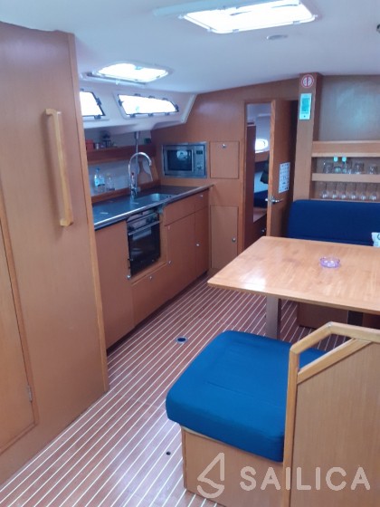 Bavaria 43 Cruiser - Yacht Charter Sailica