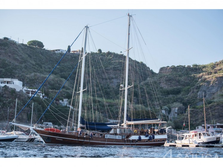 Gulet - Yacht Charter Sailica