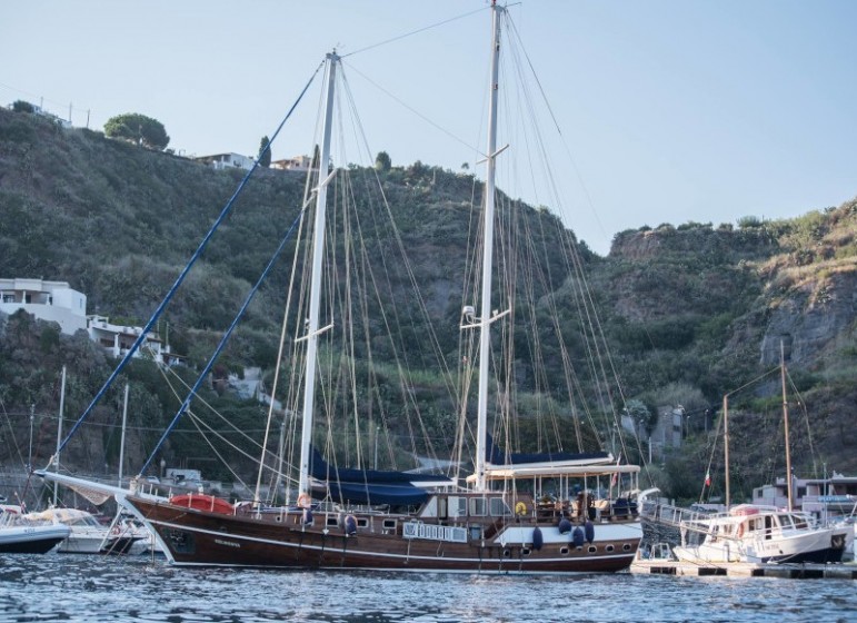 Gulet - Yacht Charter Sailica