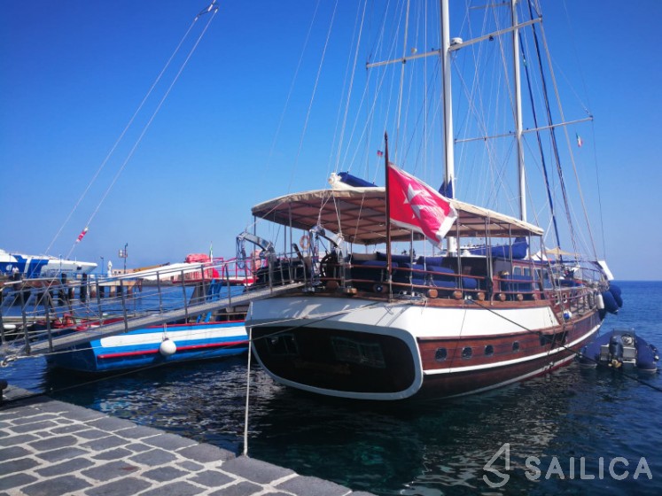 Gulet - Yacht Charter Sailica