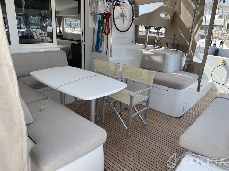 Lagoon 40 - Yacht Charter Sailica