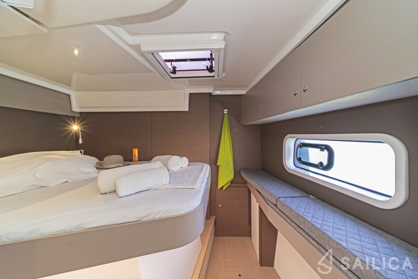 Bali Catspace - Yacht Charter Sailica