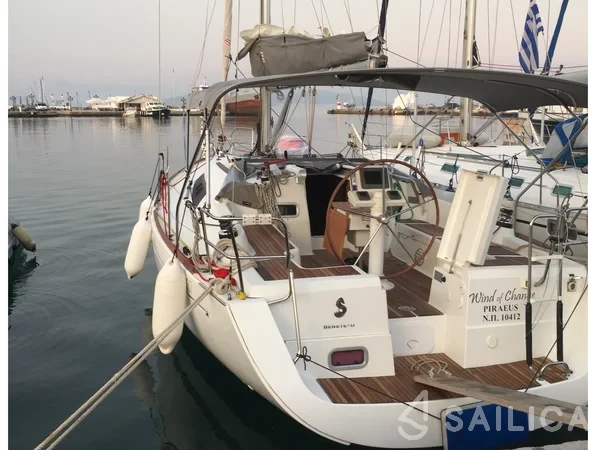 Oceanis 37 - Yacht Charter Sailica