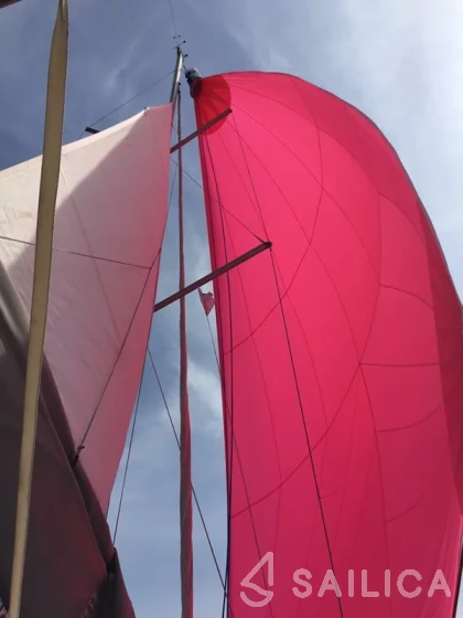 Oceanis 37 - Yacht Charter Sailica