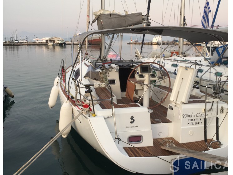 Oceanis 37 - Yacht Charter Sailica