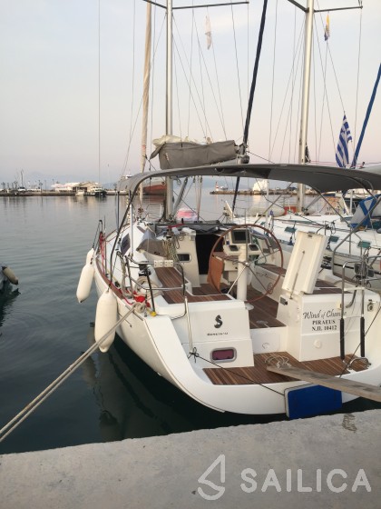 Oceanis 37 - Yacht Charter Sailica