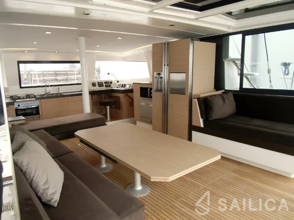 Bali 4.3 - Yacht Charter Sailica