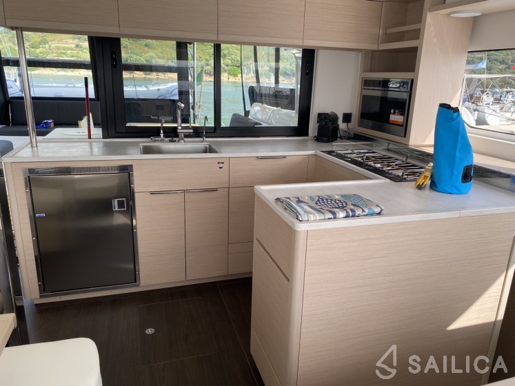 Lagoon 46  - Yacht Charter Sailica