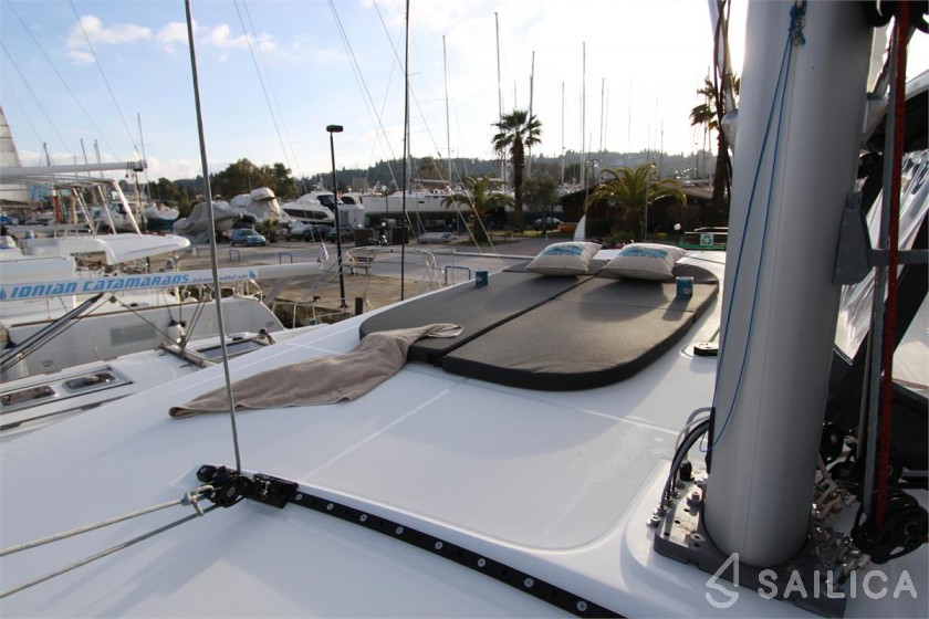 Lagoon 42 - Yacht Charter Sailica
