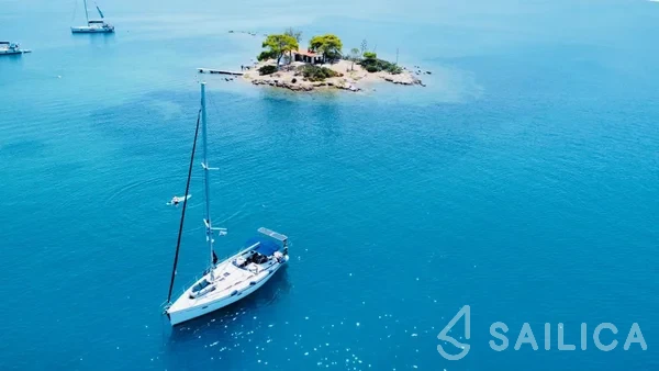 Bavaria 40 - Yacht Charter Sailica