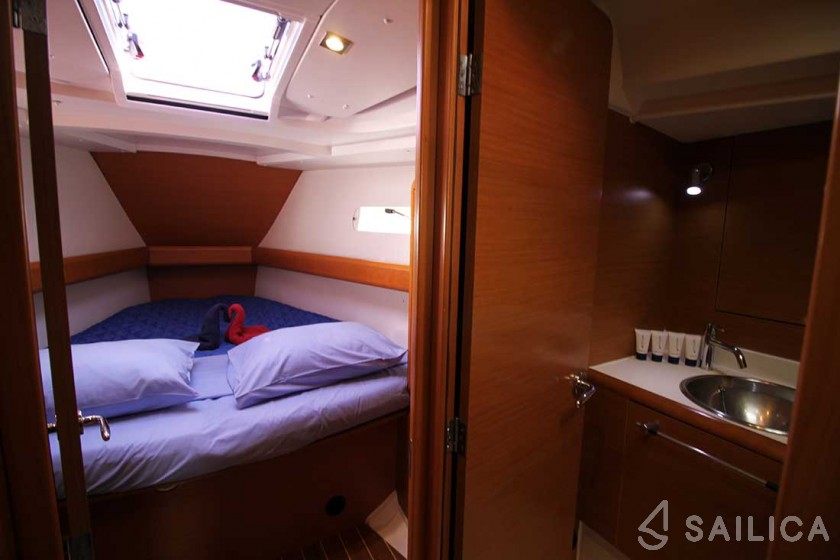 Sun Odyssey 439 - Yacht Charter Sailica