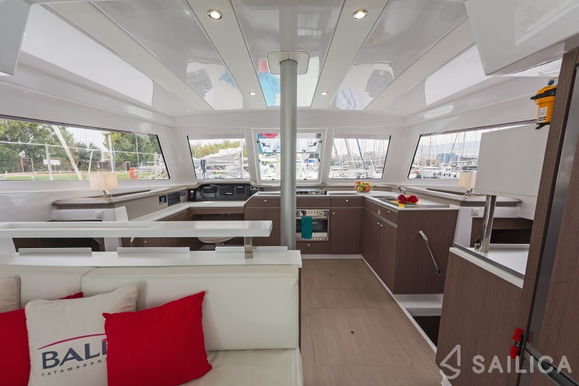 Bali Catspace - Yacht Charter Sailica