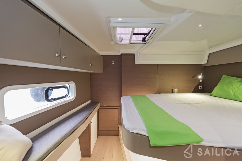Bali Catspace - Yacht Charter Sailica